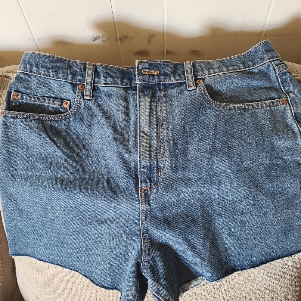 High waist denim cut off shorts